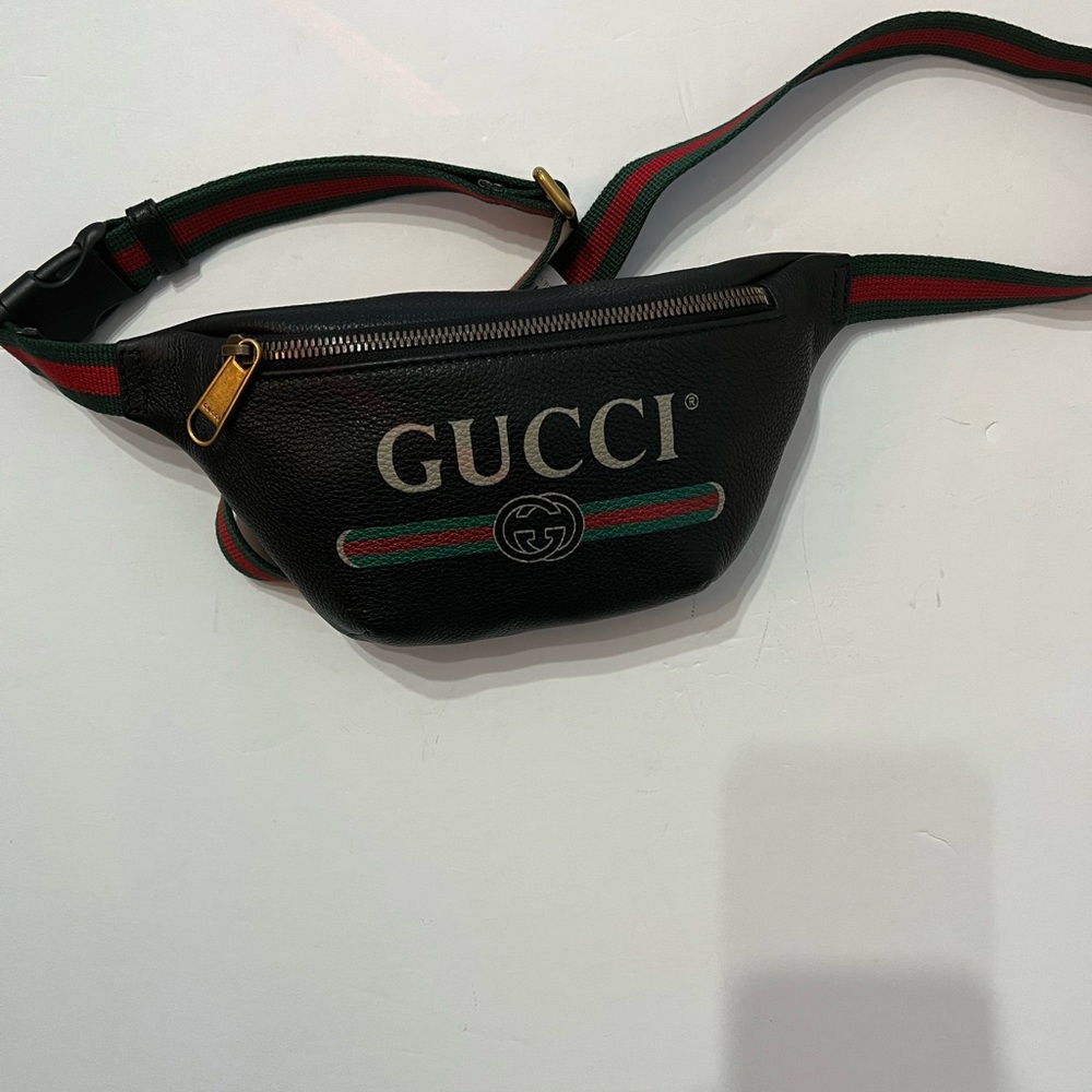 ❌SOLD❌NWT & dustbag Gucci waist bag - Picture 2 of 3